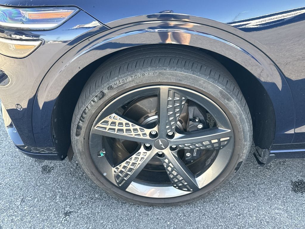 Used 2022 Genesis GV70 3.5T Sport w/ Sport Prestige Package AWD/4WD image 16