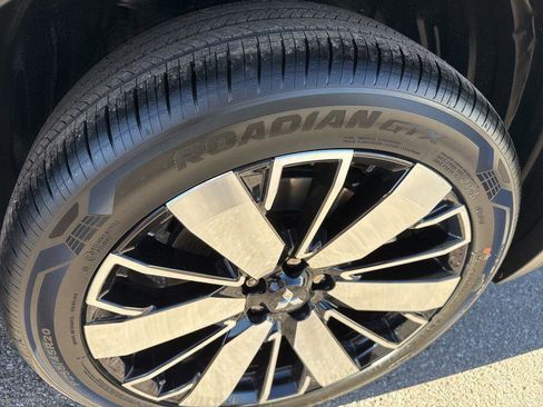 New 2026 Mitsubishi Outlander SE FWD image 12