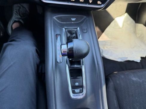 Used 2018 Honda HR-V EX image 17