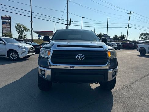 Used 2015 Toyota Tundra SR5 w/ SR5 Upgrade Package AWD/4WD image 3