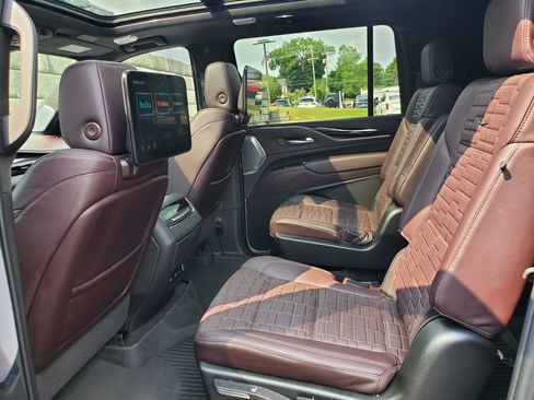 Used 2024 Cadillac Escalade ESV Sport Platinum w/ Heavy-Duty Trailer Package AWD/4WD image 41