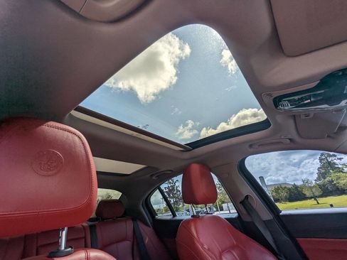 Used 2019 Alfa Romeo Giulia w/ Quick Order Package 22K Sport image 21