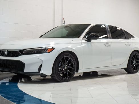 Used 2025 Honda Civic Sport image 4