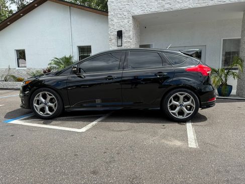 Used 2018 Ford Focus ST image 2