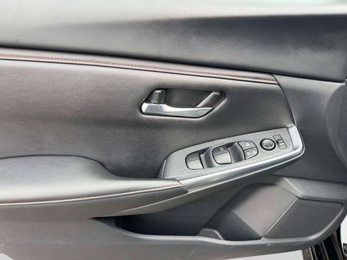 Used 2025 Nissan Sentra SR image 16