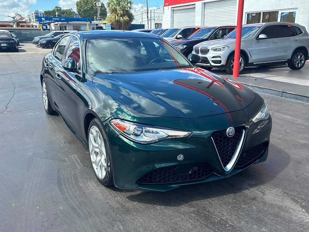 Used 2021 Alfa Romeo Giulia Ti RWD image 4