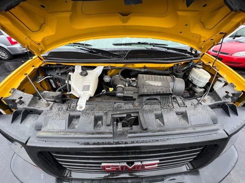 Used 2016 GMC Savana 3500 Extended RWD image 9