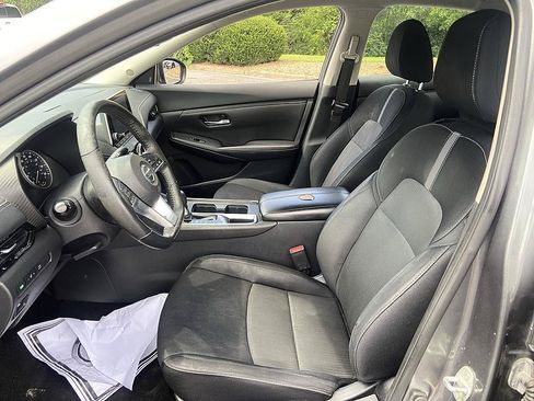 Used 2021 Nissan Sentra SV FWD image 9
