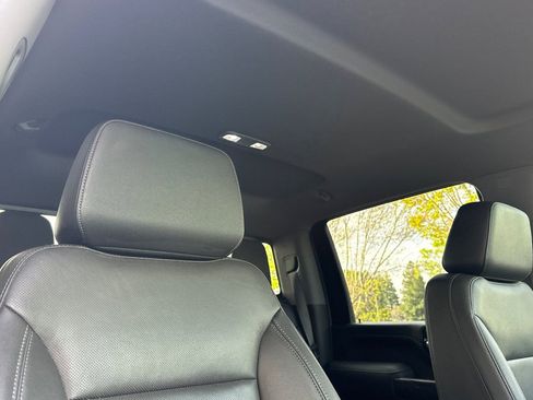 Used 2022 Chevrolet Silverado 2500 LTZ w/ LTZ Premium Package image 18