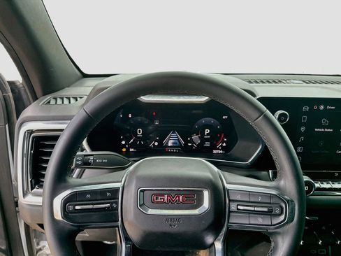 Used 2025 GMC Canyon Elevation w/ Convenience Package RWD image 10