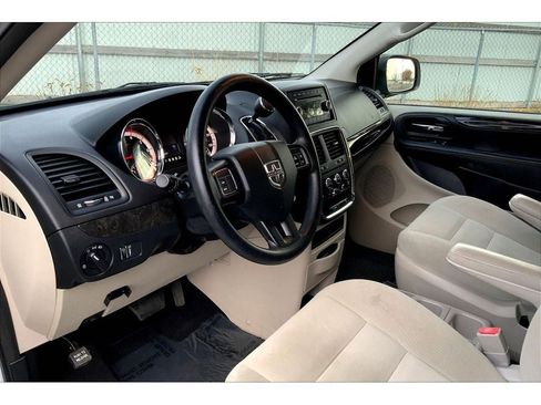 Used 2016 Dodge Grand Caravan SE w/ Quick Order Package 29E SE image 15