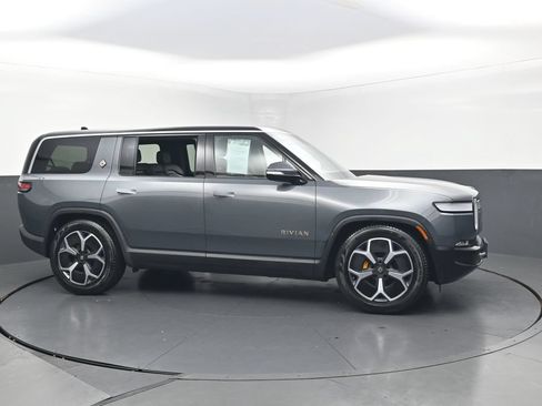 Used 2023 Rivian R1S Adventure AWD/4WD image 7