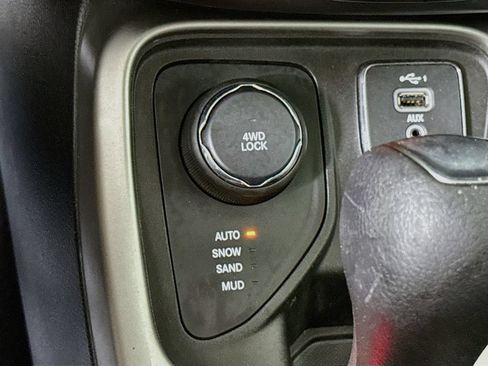 Used 2021 Jeep Compass Sport AWD/4WD image 11