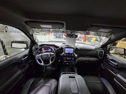 Used 2021 Chevrolet Silverado 1500 LT Trail Boss w/ Convenience Package II image 15