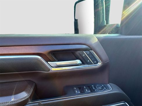 Used 2024 GMC Sierra 3500 Denali w/ Denali Reserve Package image 9