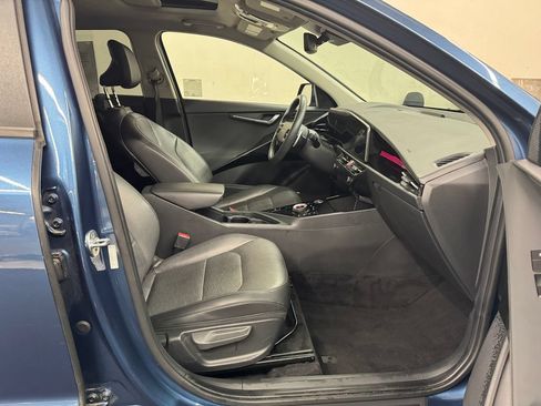 Used 2023 Kia Niro SX Touring FWD image 15