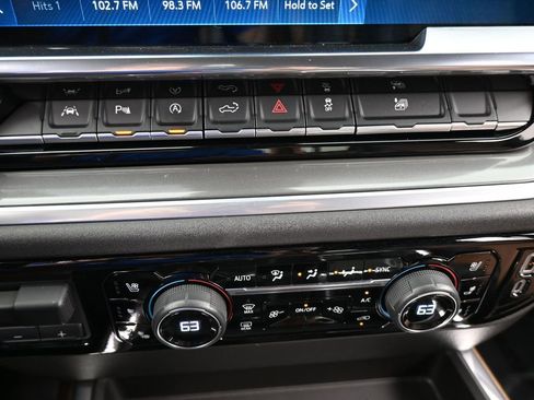 Used 2023 Chevrolet Silverado 1500 High Country w/ Technology Package image 30