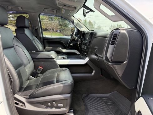 Used 2017 GMC Sierra 2500 SLT w/ Snow Plow Prep Package image 18