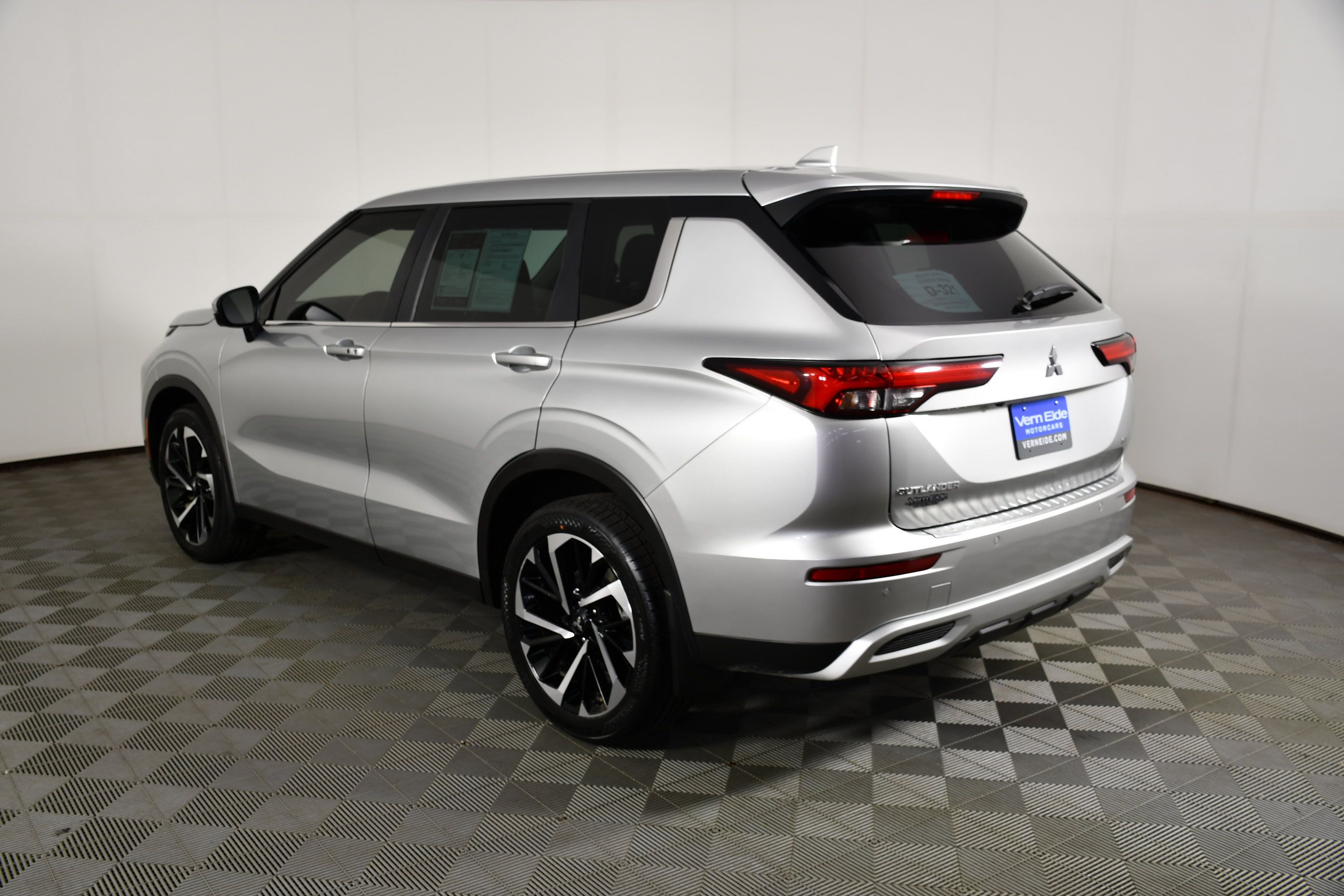 Used 2023 Mitsubishi Outlander SE AWD/4WD image 8