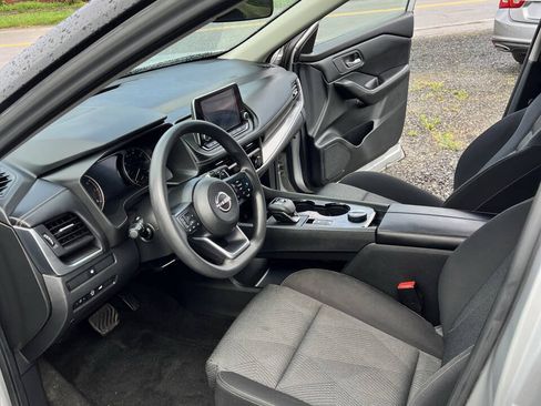 Used 2024 Nissan Rogue SV AWD/4WD image 5