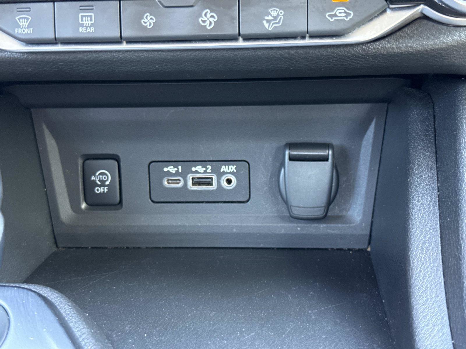 Used 2025 Nissan Sentra SR FWD image 12