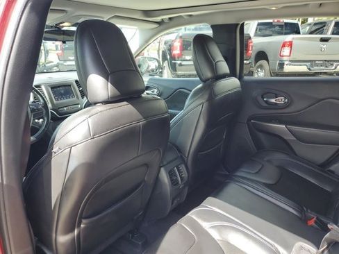 Certified 2019 Jeep Cherokee Latitude Plus image 18