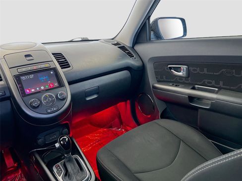 Used 2012 Kia Soul + FWD image 22