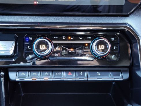 Used 2025 GMC Sierra 1500 AT4 w/ AT4 Premium Package image 22