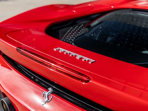 Used 2024 Ferrari SF90 Spider image 14