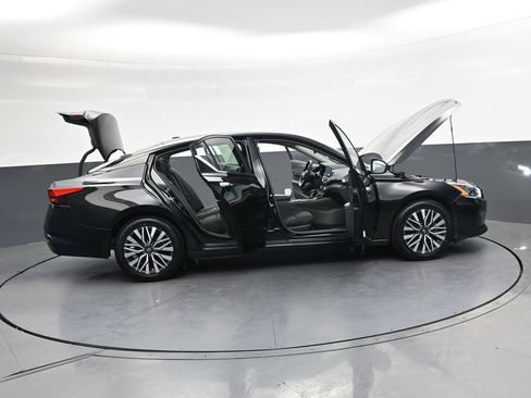 Used 2024 Nissan Altima 2.5 SV FWD image 50