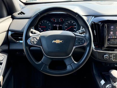 Used 2023 Chevrolet Traverse LT image 19