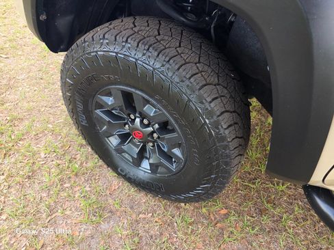 Used 2017 Toyota Tacoma TRD Off-Road w/ Tow Package (A/T) AWD/4WD image 33