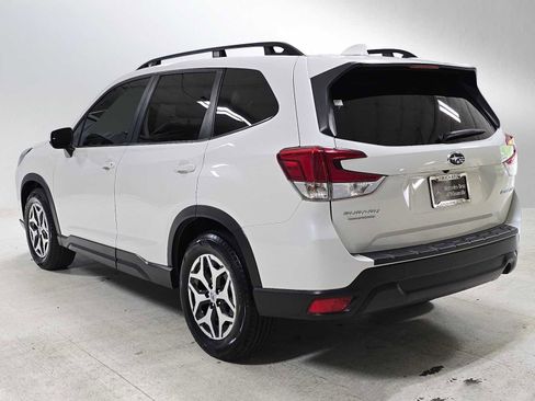 Used 2022 Subaru Forester Premium AWD/4WD image 5
