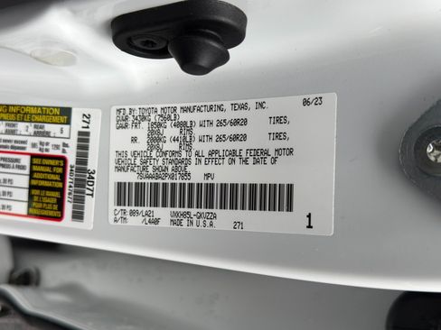 Used 2023 Toyota Sequoia Platinum AWD/4WD image 51
