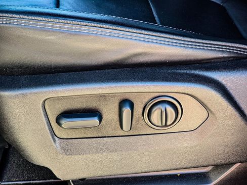 Used 2023 Chevrolet Silverado 3500 High Country w/ Technology Package image 19