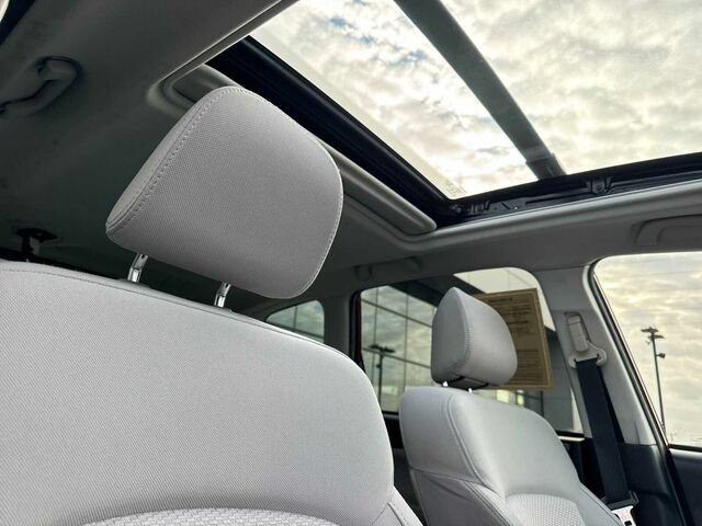 Used 2017 Subaru Forester 2.5i Premium w/ Popular Package #1A AWD/4WD image 19