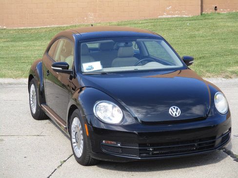 Used 2015 Volkswagen Beetle 1.8T FWD image 92
