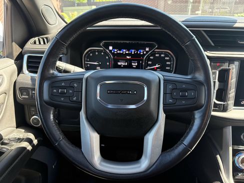 Used 2021 GMC Yukon XL Denali w/ Denali Premium Package AWD/4WD image 36