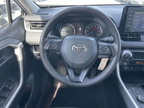 Used 2020 Toyota RAV4 LE image 24