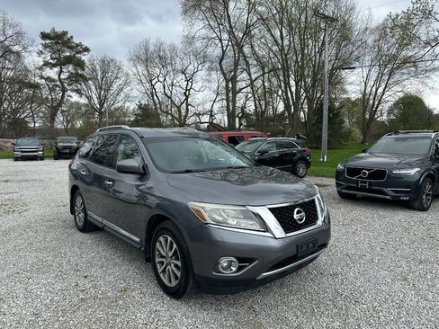 Used 2015 Nissan Pathfinder SL w/ Cargo Package image 3