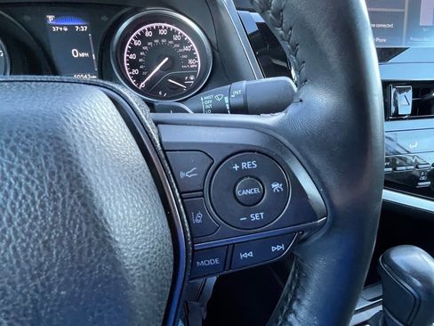 Used 2024 Toyota Camry SE image 15