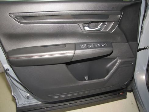 Certified 2025 Honda CR-V Sport image 10