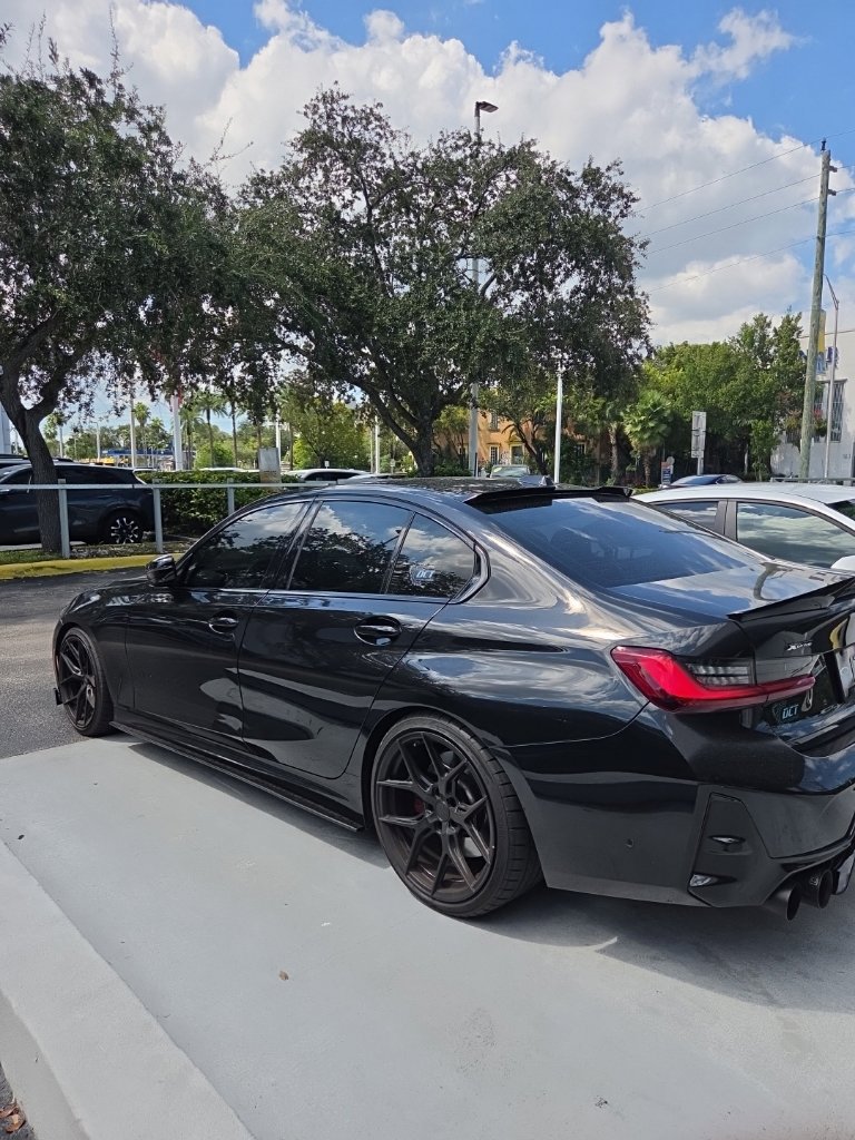 Used 2023 BMW M340i xDrive w/ Shadowloine Package AWD/4WD image 4