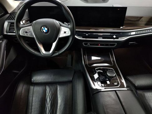 Used 2025 BMW X7 xDrive40i image 24