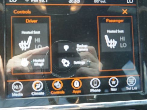 Used 2021 Jeep Grand Cherokee Laredo X AWD/4WD image 22