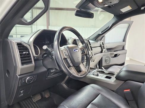Used 2020 Ford Expedition XLT image 18