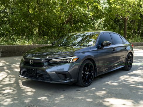 Used 2024 Honda Civic Sport image 5