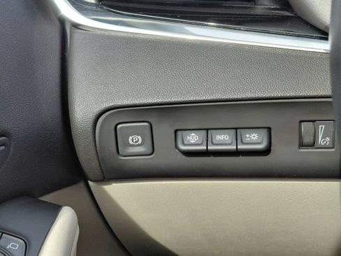 Used 2023 Buick Enclave Avenir w/ Avenir Technology Package FWD image 27