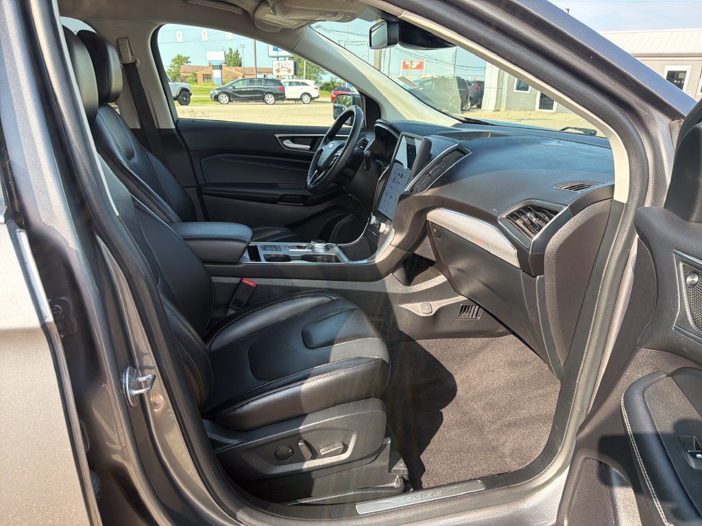 Used 2021 Ford Edge Titanium w/ Cargo Accessory Package FWD image 20