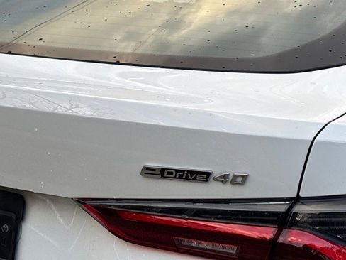 Used 2023 BMW i4 eDrive40 w/ Premium Package image 10